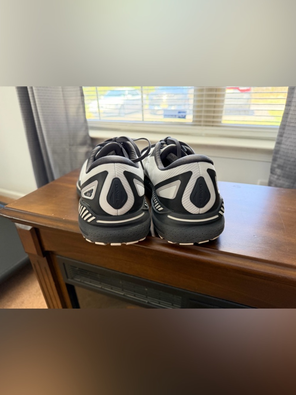 Brooks Adrenaline GTS 23 - Picture 3 of 5